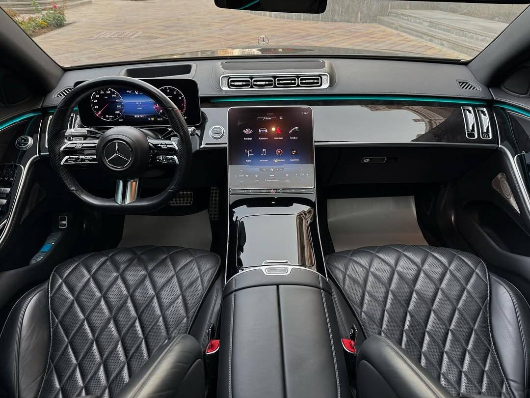 EXECUTIVE SEDAN