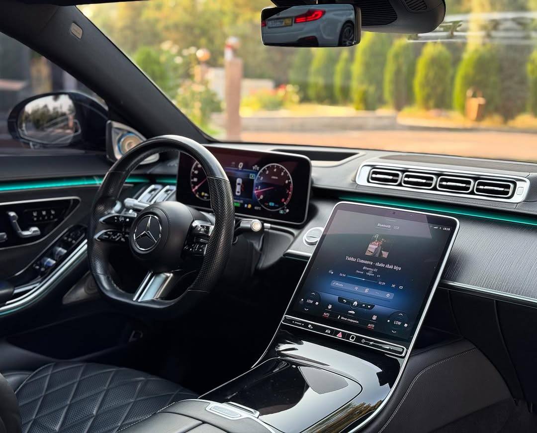 EXECUTIVE SEDAN