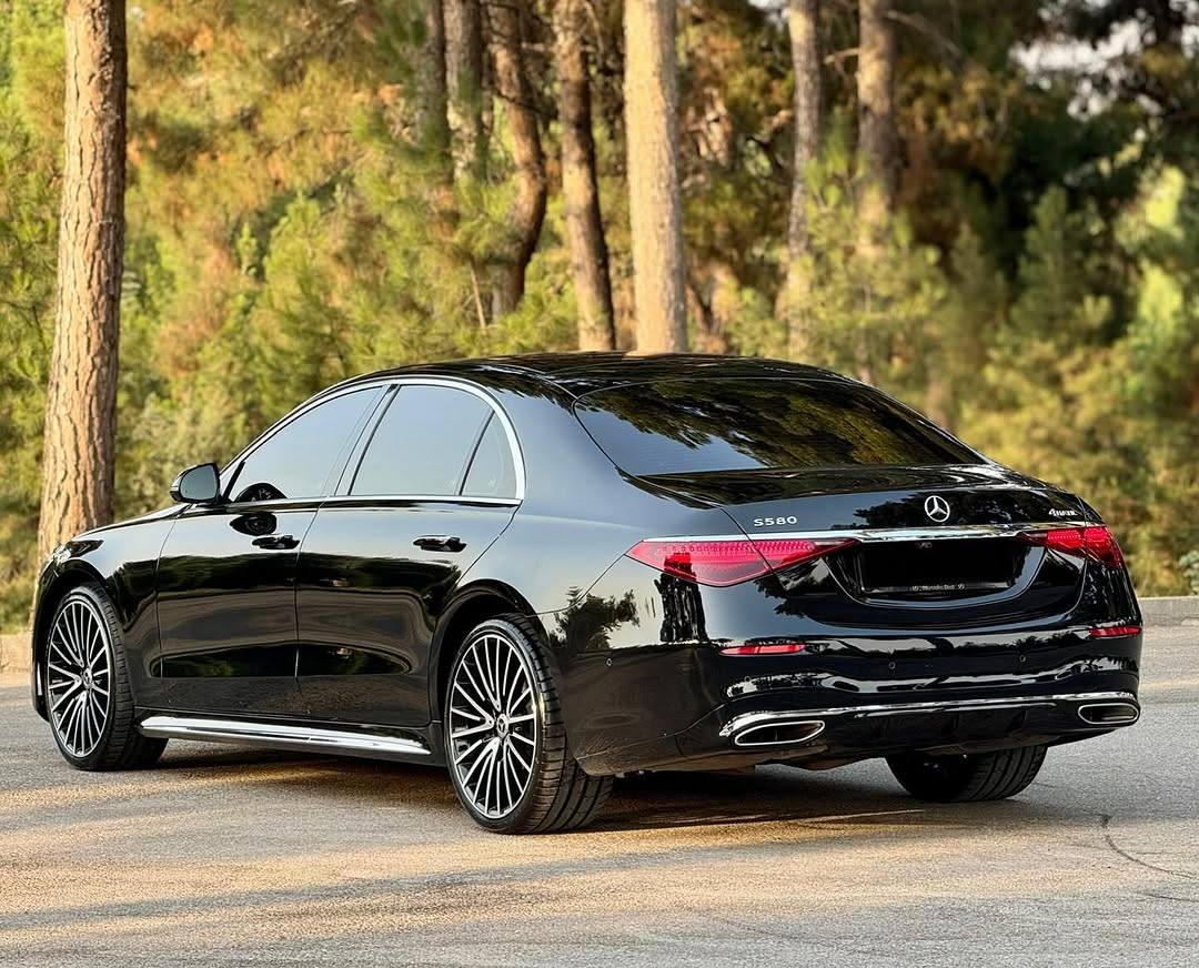 EXECUTIVE SEDAN