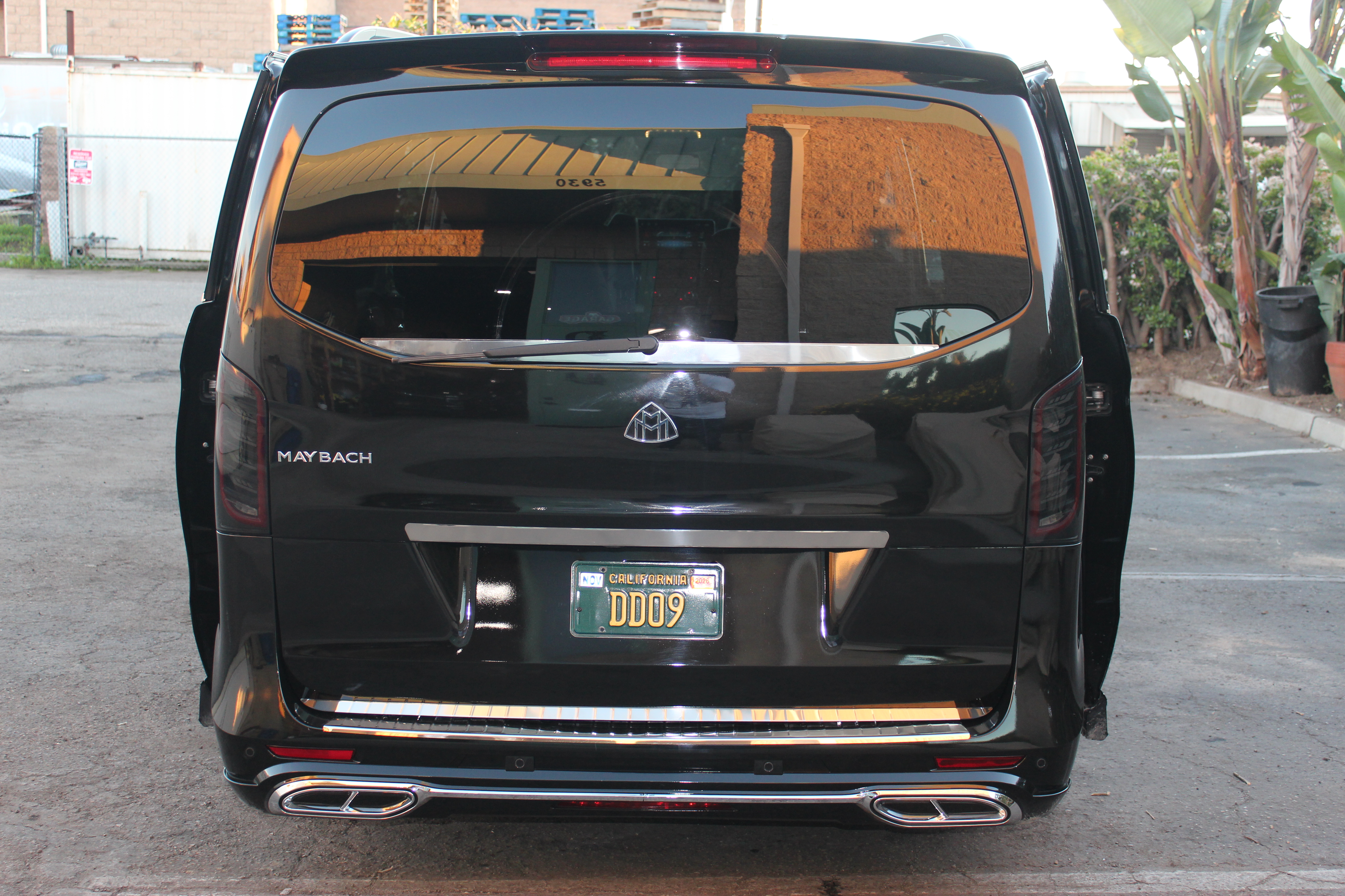 EXCLUSIVE (CEO) Van - Maybach