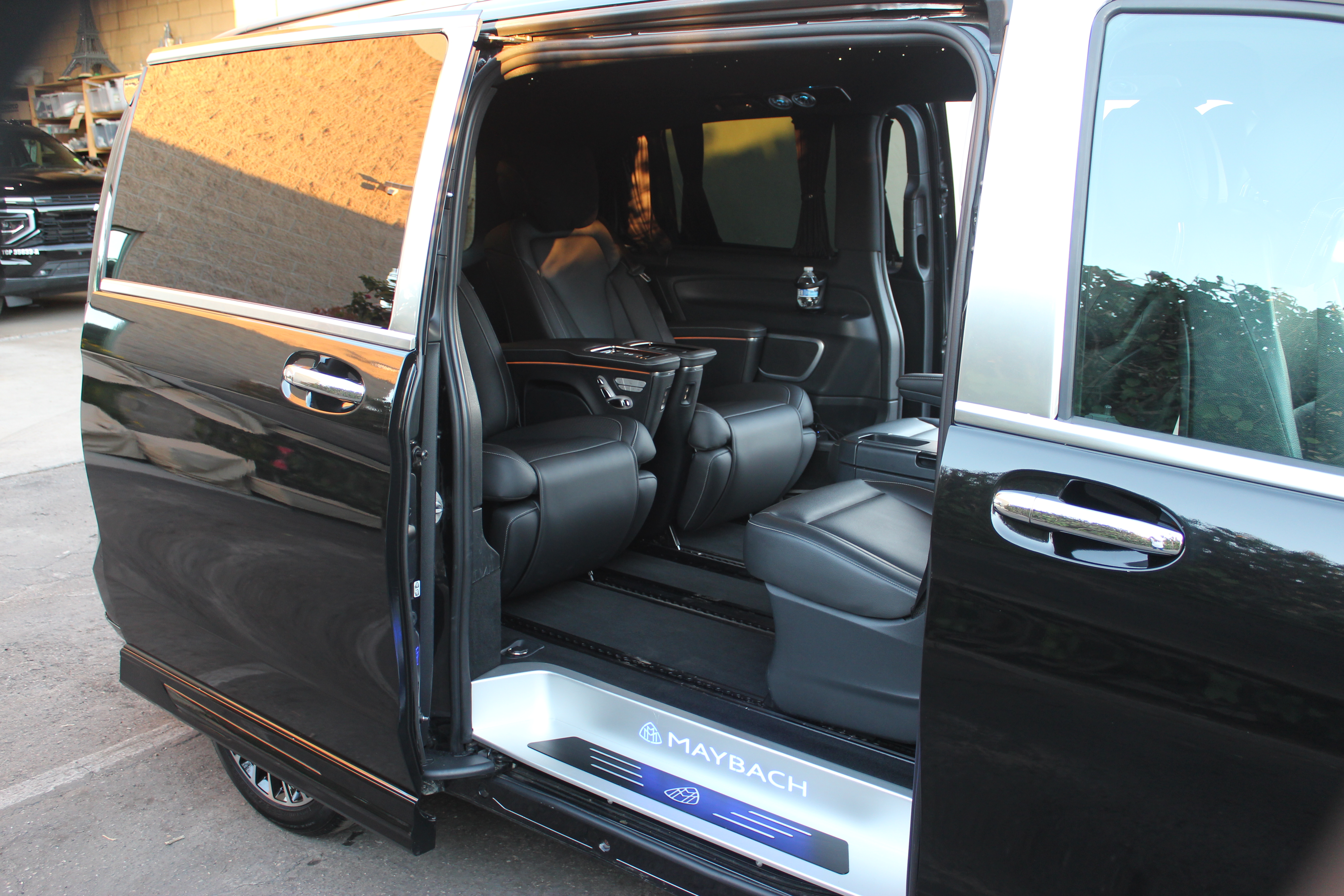 EXCLUSIVE (CEO) Van - Maybach