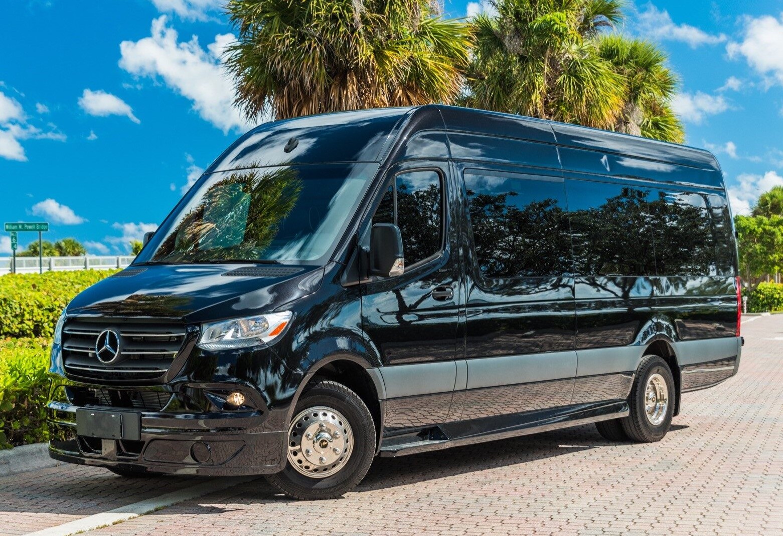 EXECUTIVE SHUTTLE VAN